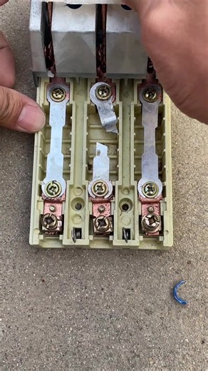 11K views · 28 reactions | Dual Control Switch Wiring: What You Need to Know | Electric Tools Tips | Facebook