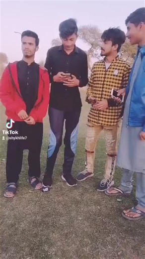 Khair hai jus chill #UmEr_HeR3