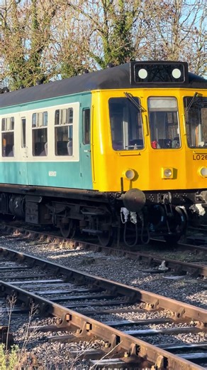 1970s scene? Class 45 & Class 108. #trains #diesellocomotive #railway #heritagerailway