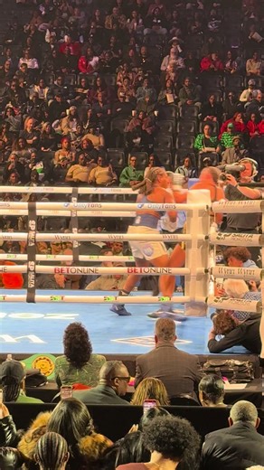 #danielleperkins had a boxing magnet to #chekenneally’s head on Sunday! #boxing #boxinggirl #punch 👀🤯
