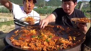 75K views · 5.1K reactions | Smoke-flavor spicy instant noodles - Mukbang eating show | Heungsam Family | Facebook