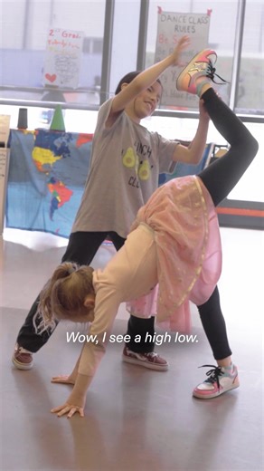 The school day is always better with a bit of dancing! Our Dance in Schools & Communities (DISC) teaching artists are back in schools across San Francisco Unified School District inspiring creativity, connection, and confidence through dance, music, and movement to students of all ages. https://bit.ly/4ocIXtf #backtoschool #danceinschools #sfballetcommunity #communityprograms #sfballet #discoversfballet | San Francisco Ballet School
