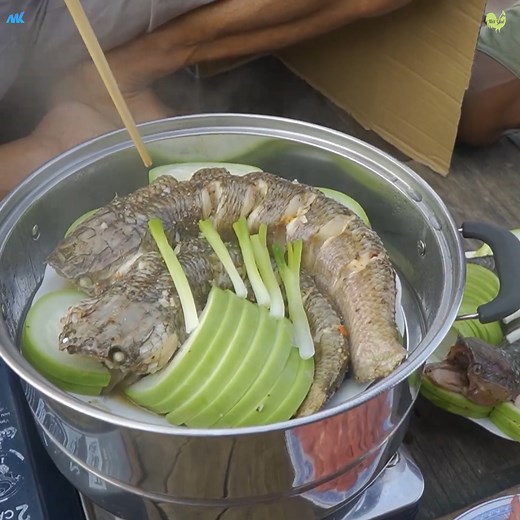 330K views · 6.6K reactions | Cá lóc hấp bầu, lai rai nhậu trên sông | Nét Quê Channel | Facebook