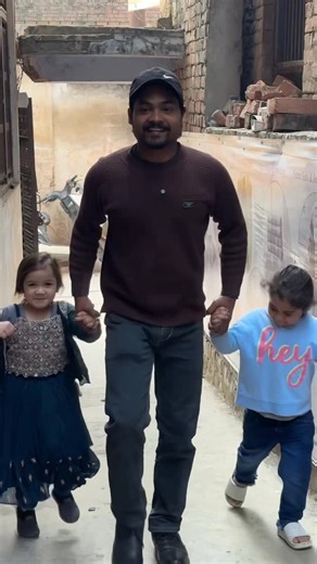 Asif ansari on Instagram: "300 ₹. Ladies 3 Piece Suit start kid’s 160 ₹. Price se start Jiska location hai G T road 🛣️ ke andar bakariya kund tawer 🗼wali gali mein alaipura varanasi 📍 Suits,kurti,lahenga,gawn,sarara,garara,plazo,cord set,frok,nakab, jewellery,perse,kids wear, cosmetics,chadar,comforter,bedsheet,cousin cover ,towel,door mate,bed runner,dastarkhan, refrigerator mate,school bottle ,feeder school box,daliya, packaging plastic,woolen kids wear ,jacket ,sweater,blazer,topa,hinake,c