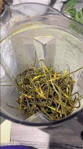 How To Make Garlic (Scape) Powder