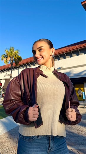 Holiday shopping just got better 🌴 tns is now open at Destin Commons. Youth-driven fashion with a tropical spirit—designed and made in Colombia. Find unique, handcrafted styles for everyone on your holiday shopping list. | Destin Commons