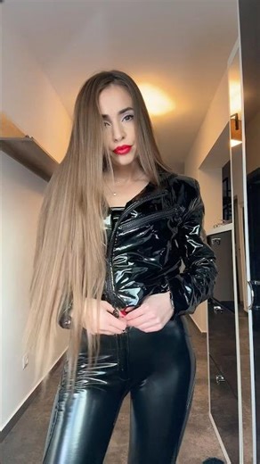 😅🤭🖤 Wearing my new Pairadize pants🖤 Use "gianinna10" for 10% discount on www.pairadize.com