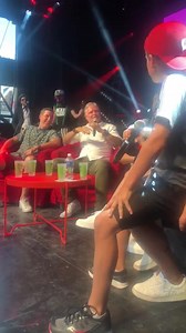 43K views · 262 reactions | Max et Livia le talk-show: J’ai officiellement 2 enfants qui me volent la vedette: quel coup magique, on m’a rarement pogné de même: William avec la question qui tue devant des centaines de personnes... c’était magique! Comme le son est pas top, voici: William: Papa, t’étais où les 5 premières années de ma vie? Moi: Quand tu seras assez vieux, tu liras mon livre | Maxim Martin | Facebook
