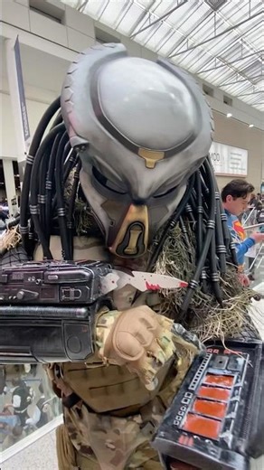 Predator Self Destructs #predator #selfdestruct