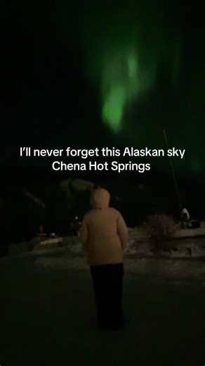 I stood there in silence, watching the sky come alive. Alaska nights are unforgettable 💫 #auroraborealis #alaska #northenlights #chenahotspringsalaska #alaskawinter