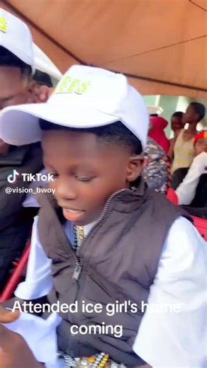 2 GEES (@2geestv3)’s videos with original sound - Director Ciiltire 📷