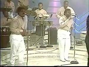 77K views · 1.7K shares | La alegria y el sabor boricua del Sonero del Pueblo Marvin Santiago. Y que bien bailaba...Gozzzatelo... | El Buho Loco | Facebook