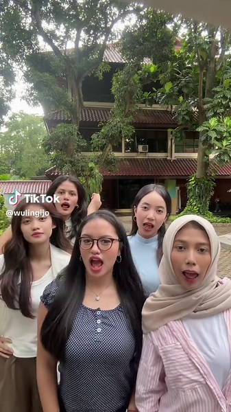 anggota mau foto ketua #promomakan1111 #fisip #uigirls #torminotor