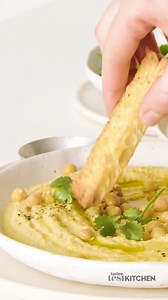 40K views · 72 reactions | Thanks to Matt Preston's game-changing hack, you'll be met with super-creamy hummus every single time. Full recipe: https://www.taste.com.au/recipes/matt-prestons-super-creamy-hummus-recipe/rsw6ki3x #tastetestkitchen | Taste.com.au | Facebook
