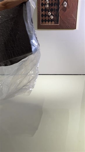 High-density foam enables controlled expansion after unpacking, restoring shape evenly without deformation or uneven surface tension.#CompressedSofa #BonelessCouch #SofaOEM #FurnitureWholesale #B2B #ModernFurniture #ExportFactory #Supplier