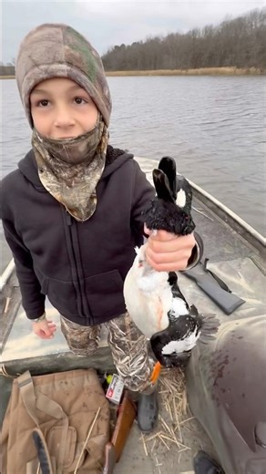 Goldeneye as a First Duck #duck #hunting #arkansas #duckhunting