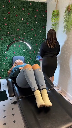 When clients come in for their very first wax #fyp #brazillianwax #Delawarebeauty #bloombeautybar