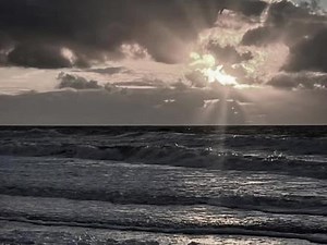 “ 友情提示：原来最大的反差是那种一直不谈恋爱的 才是私底下玩的最花的人.