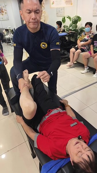 çŒœçŒœçœ‹ä»Šå¤©æ˜¯å“ªä¸ªå¤§å®¶åº­æ¥å¸¦å¥åº·å›žåŽ»å•¦ï¼ ä½ çŒœå¯¹äº†å—ï¼Ÿ ã€ðŸ”¥ 2026 JSP ç›´æ’­è°ƒç† ã€‘ çŽ°åœºæ¼”ç¤ºï¼äº†è§£èº«ä½“é—®é¢˜æ ¹æºï¼Œè®©ä½ è¿ŽæŽ¥æ–°ä¸€å¹´æ›´è½»æ¾ï¼ 90%äººä¸çŸ¥é“çš„æ­£éª¨çŸ¥è¯†ä¸“ä¸šçŸ¥è¯†ðŸ§ ï¼ç¼“è§£ä¸é€‚ã€æ”¹å–„ä½“æ€å°±åœ¨è¿™åœºLIVEï¼ðŸ’¥ðŸŽ¯ çœŸå®žè°ƒç†è¿‡ç¨‹å…¬å¼€ | çœŸäººçœŸå®žåé¦ˆ ðŸ’¥ä½ æ˜¯å¦é•¿æœŸå—é¢ˆæ¤Žã€è‚©è†€ã€è…°æ¤Žä¸é€‚å›°æ‰°ï¼Ÿ ðŸ’¥ä½ æ˜¯å¦æƒ³è¦æ”¹å–„ä½“æ€ã€ç¼“è§£ç–¼ç—›ã€æå‡ç”Ÿæ´»è´¨é‡ï¼Ÿ ðŸ’¥ä½ æ˜¯å¦å¯¹æ­£éª¨ç–—æ³•æ„