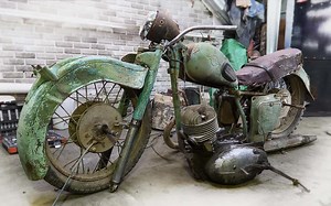 让一辆 佳娃JAWA 二冲程摩托车起死回生