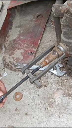 Mechanical bearing puller, a tool designed to remove bearings, gears, or pulleys from a shaft