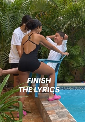 Trying to create core memories para mis sobrinitos and today we played finish the lyrics 😂