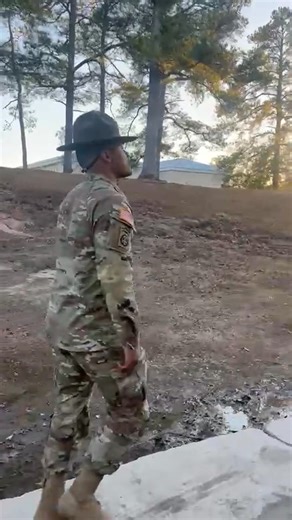 Some army cadence at OSUT, hooah. #army #navy #usairforce #marines #bootcamp #basictraining #enlisted #DC #fortjackson #fortbenning #drillsergeant #freedom #infantry | Vet Radio Syndicate