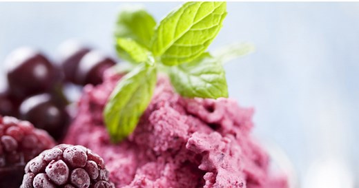 Glace au cassis et aux groseilles