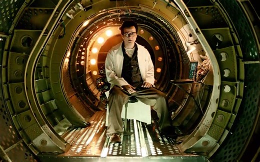 4分钟看完《未来之人》，穷小伙意外穿越回20年前，成功走上人生巅峰！