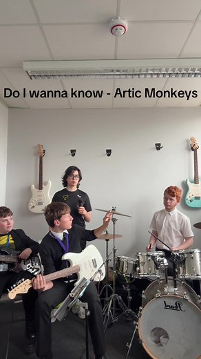 Hi guys, this is the song we’re learning as a band/ Do I wanna know Please no hate on the singer #schoolband #music #band #fyp