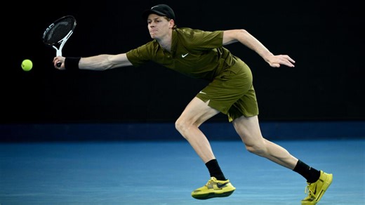 Campeão Jannik Sinner apura-se para a terceira ronda do Open da Austrália