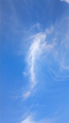 As nuvens formam cada coisa.