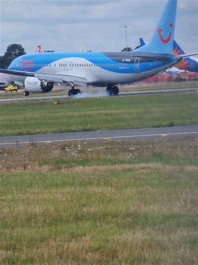 Tui B737 Max Landing at Bristol Airport