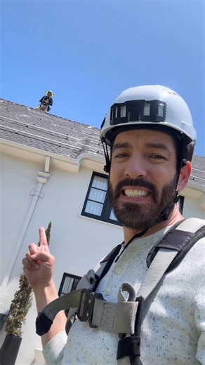 48K views · 1.4K reactions | Why are solar panels awesome? They are the last piece of my home electrification journey, I’m providing a cleaner future for my family, AND it’s saving me a LOT of money that would have been paid to the utility. Thank you, Sunrun for making the installation process so easy (and for tolerating my sun jokes)!☀️ Check out the full tour of all our eco-friendly home updates: https://bit.ly/4c3keAP #hometour #ad | Drew Scott | Facebook