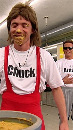 Training à la Chuck & Arnold! 🏋 | Bullyparade #short