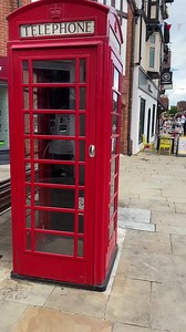 Join us on a captivating stroll through the picturesque streets of Stratford-upon-Avon! 🏞️ From delightful eateries like The Embankment, The Fourteas and El Greco to iconic historical landmarks like Shakespeare’s Birthplace and Anne Hathaway’s Cottage, Stratford-upon-Avon has it all. Save this video and visit our website to plan your unforgettable trip to Stratford today! #StratfordUponAvon #ExploreWithUs #VisitStratfordUponAvon #VisitWarwickshire #ShakespearesEngland | Shakespeare's England