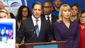 Superintendent Carvalho announces the closing of schools in Miami-Dade County