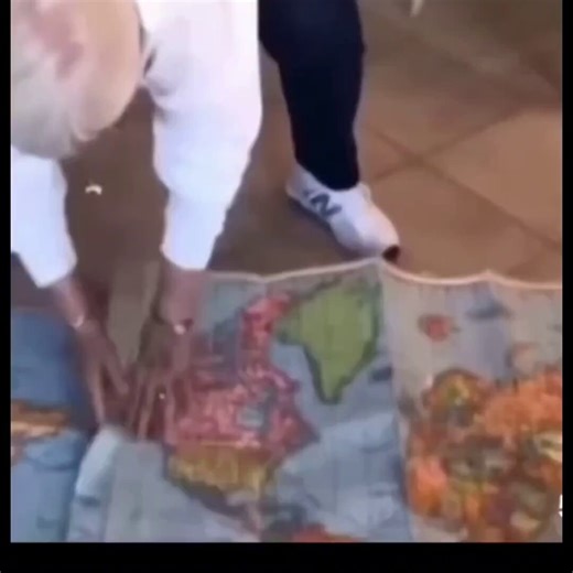 Flat Earthers are hijacking a valid viewpoint made by this former schoolteacher in their favor. As most flat Earthers are racist and this woman is a staunch anti-racist, she’d be very unhappy to know this. The “grandma” is Jane Elliott, a schoolteacher who famously conducted a brown eyes/blue eyes experiment to teach her (white) class what it felt to be racially discriminated. See video below. Her point about the Mercator map is that it helped European colonizers advance racism. They loved the M