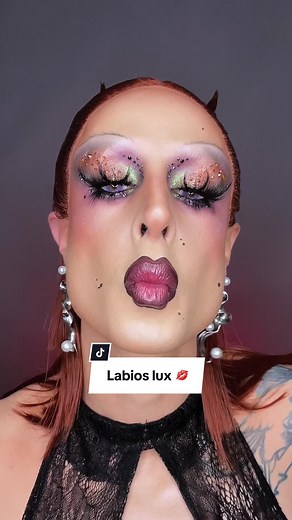 Tutorial de labios luxxxury 💋 | Urban Decay LipBond y maquillaje de drag queen