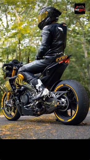 Aprilia Tuono V4 ⚡ Naked Superbike Monster 🔥 | Italian Madness!