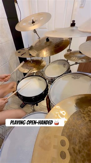 Open-Handed Drumming 🥁