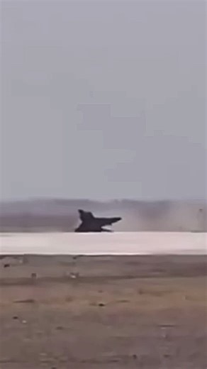 F-4 Phantom Fighter Jet Makes an Extreme Turn and Climb — Skill or Mistake? An F-4 Phantom fighter jet approaches from the left, then snaps into a hard right descending turn before climbing away. Incredible pilot skill or a maneuver that pushed the aircraft too far? Watch closely and decide. The legendary McDonnell Douglas F-4 Phantom is famous for its raw power, speed, and demanding flight characteristics. Moments like this show just how much precision fighter jet pilots need to control these a