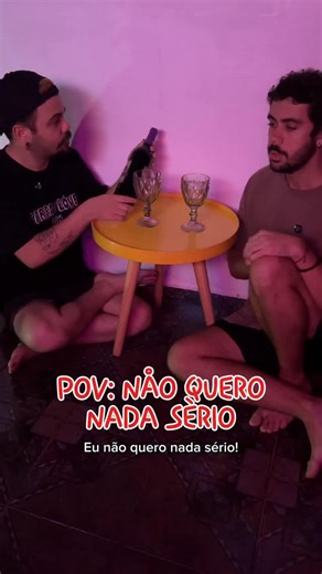Doug Desimone on Instagram: "Isso faz sentido? #19 - NÃO QUERO NADA SÉRIO E aí, você vai? Roteiro: Doug Desimone @dougdesimone Direção: Doug Desimone e Felipe Gregório @ofelpes Atuação: Douglas Desimone e Felipe Gregório Edição: Felipe Gregório Produção e câmera: Andressa Sousa @xxdressa . . #humor #viral #lgbt"