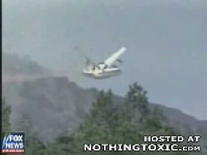 fire fighting plane loses wings