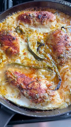 Easy Cheesy Green Chili Chicken Skillet Recipe