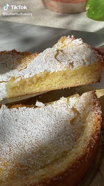 gooey lemon butter cake is my thirst trap #lemoncake #lemondessert