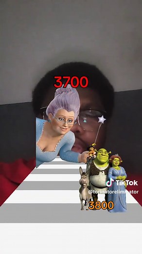 Shrek fighting the fairy godmother #shrek #shrek2 #shrekthemusical #movie #popcorn #theater #pussinboots #pussinbootsthelastwish #vlog #tok #tik #filter #filters #dreamworks #fairytale #bestmovies #battleiq #battle #iq #game #gamer #games