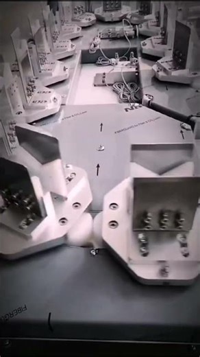 case chain conveyor with fixtures