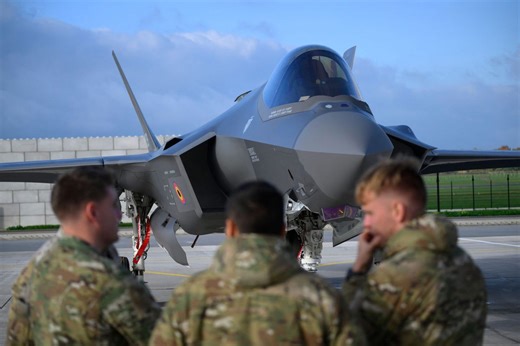 US warns it will send jets to Canadian airspace if F-35 deal fails