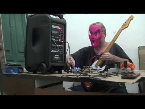 Psychedelic alien making noise